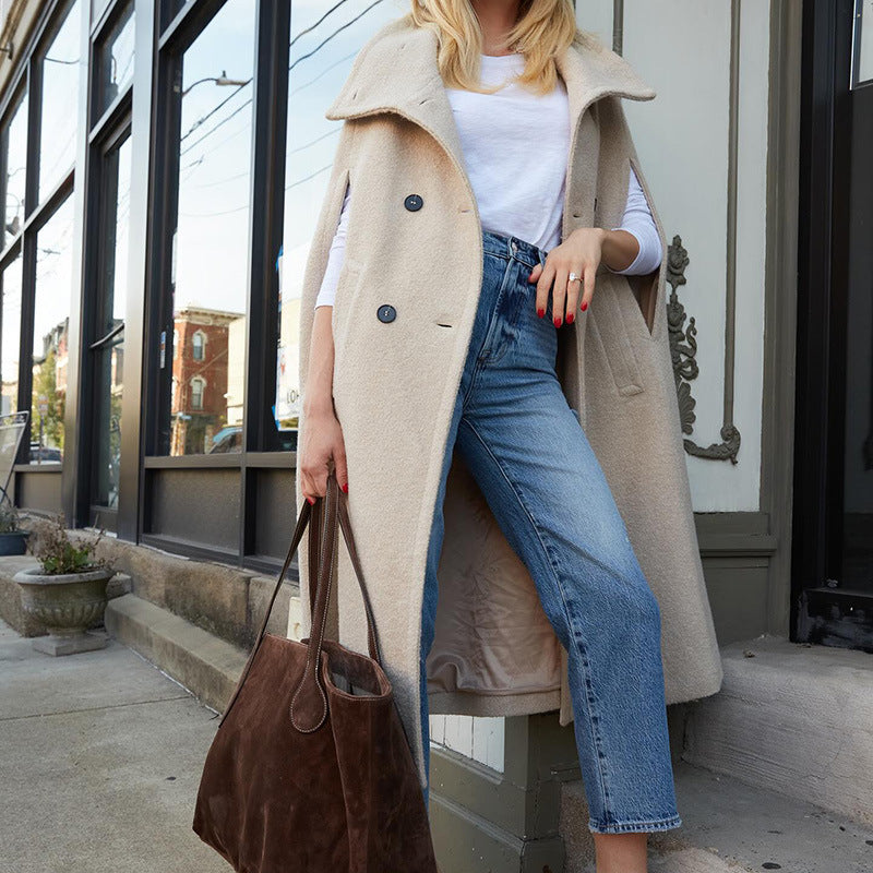 Manteau long en laine abricot à col roulé volumineux