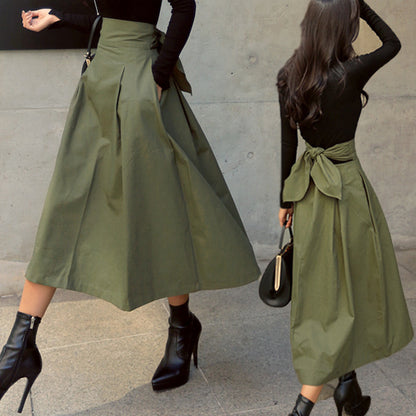 Slim waist skirt with bow