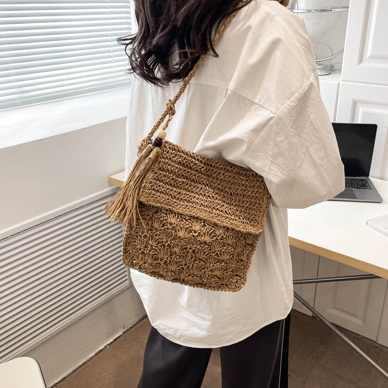 Hollow Out One Shoulder Crossbody Tassel Straw Woven Bag