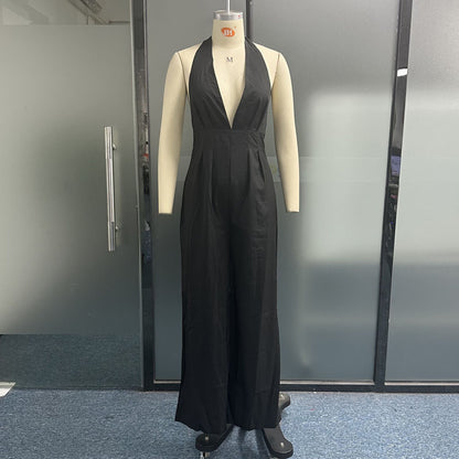 Jumpsuit mit Neckholder und enger Taille und weitem Bein