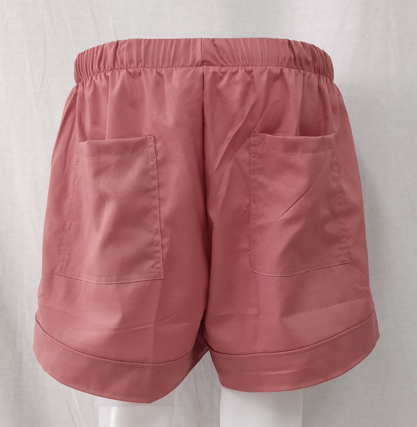 Lockere Shorts mit weitem Bein und hoher Taille sowie elastischer Schnürung