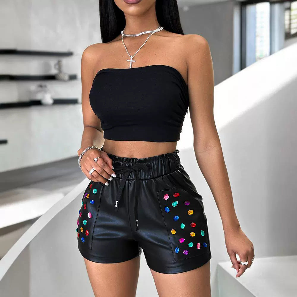 Damen Shorts aus Pu mit farbigem Strass